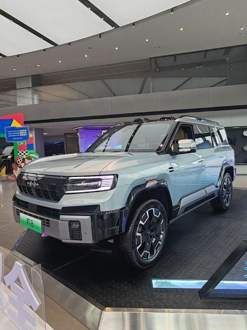 惠州260比亚迪方程豹硬派越野的爆款，英菲尼迪35周年与你共成长